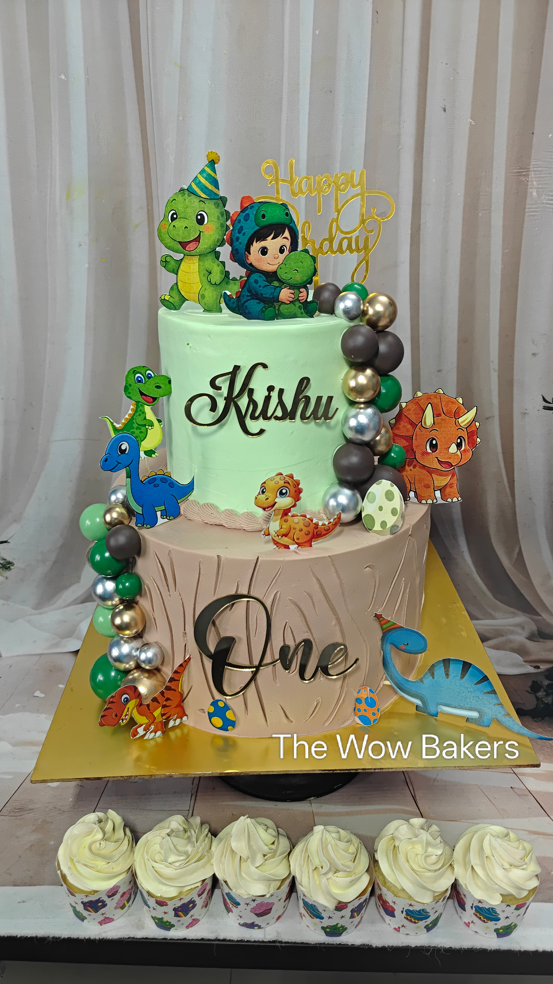 Dinosaur Theme Cake
