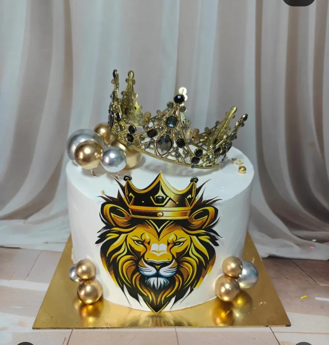 Lion King Royal Crown Budget Cake