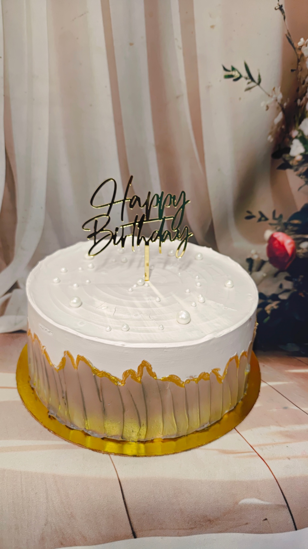 White & Gold Pearl Budget Cake